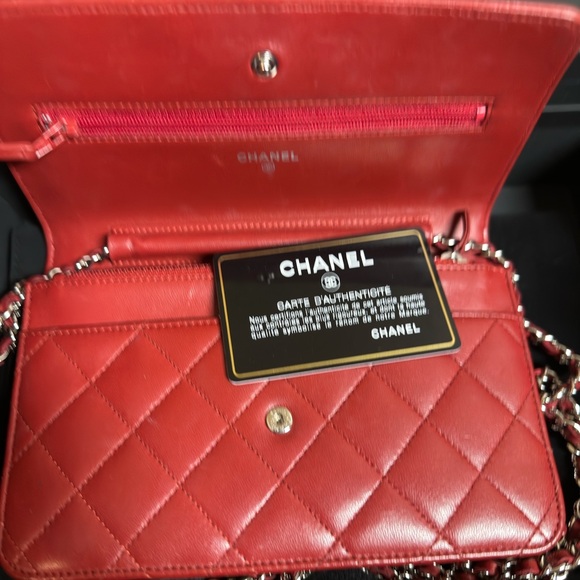 Authentic CHANEL Classic Wallet On Chain - Picture 4 of 15